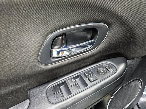 Used 2017 Honda HR-V EX image 29