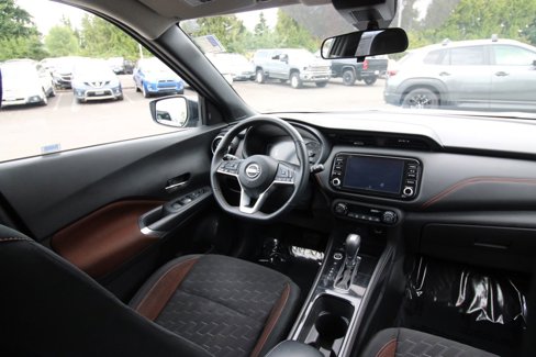 Used 2023 Nissan Kicks SR image 25