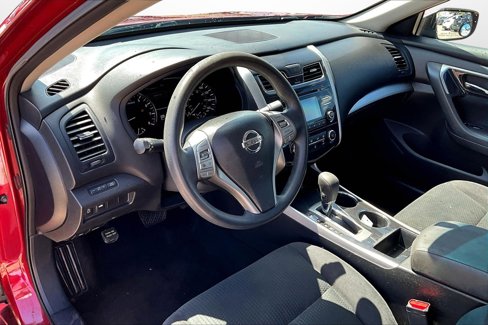 Used 2014 Nissan Altima 2.5 S w/ Display Audio Package image 21