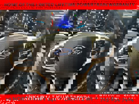 Used 2021 Ford Explorer XLT w/ Equipment Group 202A image 9