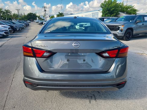 Used 2025 Nissan Altima 2.5 SV image 4