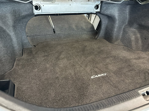Used 2010 Toyota Camry LE image 39