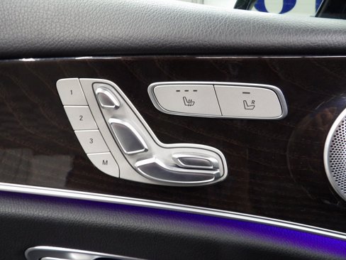 Used 2019 Mercedes-Benz E 300 4MATIC image 44