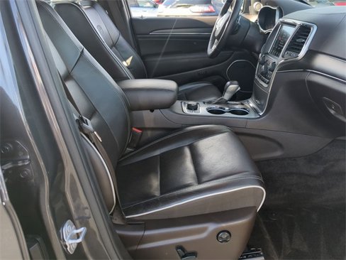 Used 2018 Jeep Grand Cherokee Overland image 20