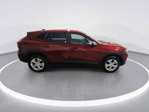 Used 2025 Chevrolet Trax LS image 9