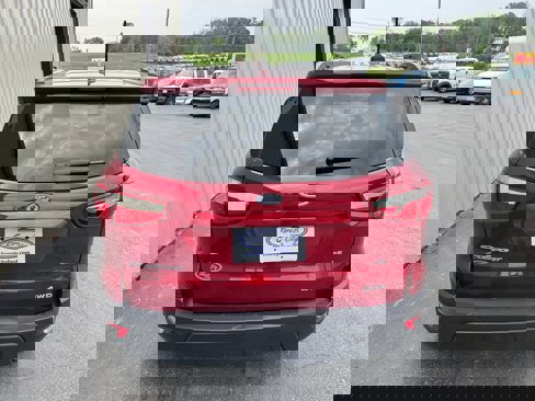 Used 2021 Ford EcoSport SE w/ SE Appearance Package image 4
