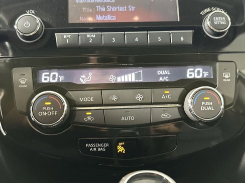 Used 2017 Nissan Rogue SV image 20