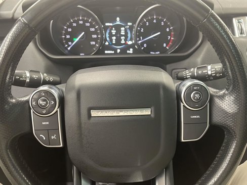 Used 2016 Land Rover Range Rover Sport SE image 16