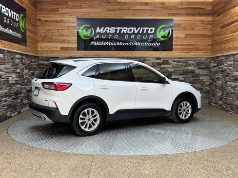 Used 2020 Ford Escape SE image 12