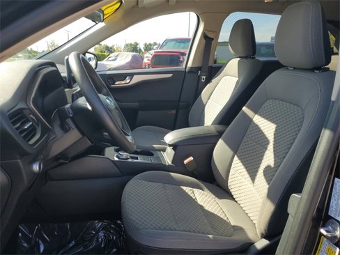 Used 2020 Ford Escape SE image 16