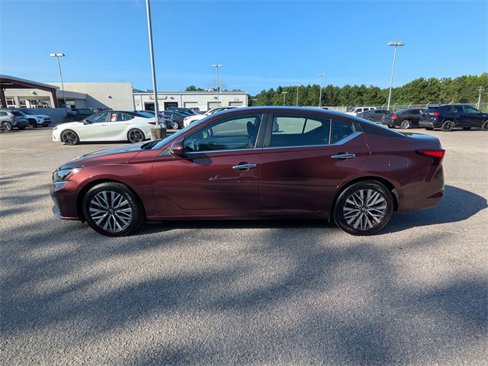 Used 2023 Nissan Altima 2.5 SV image 10