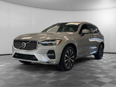 Used 2023 Volvo XC60 B5 Plus image 5