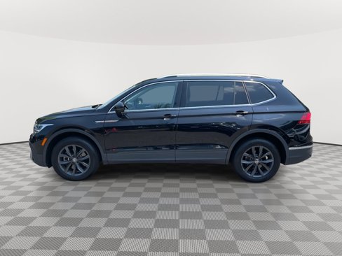 Used 2022 Volkswagen Tiguan SE image 4