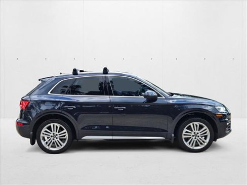 Used 2019 Audi Q5 Prestige w/ Prestige Package image 4