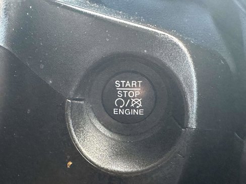 Used 2021 Jeep Renegade Sport image 24