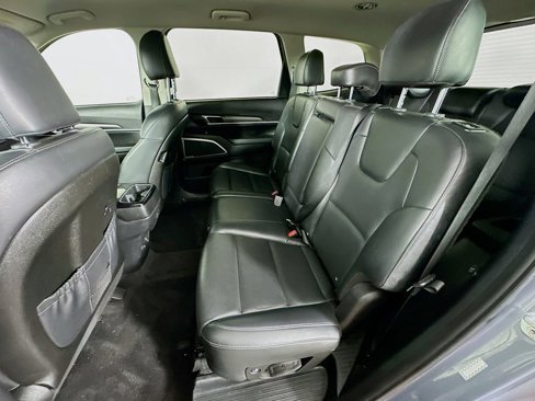 Used 2020 Kia Telluride LX image 29