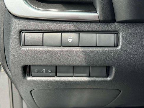 Used 2022 Nissan Rogue SV image 26