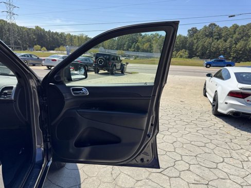 Used 2018 Jeep Grand Cherokee Altitude image 18
