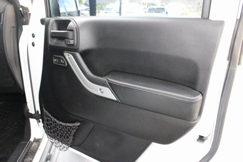Used 2014 Jeep Wrangler Unlimited Rubicon image 38