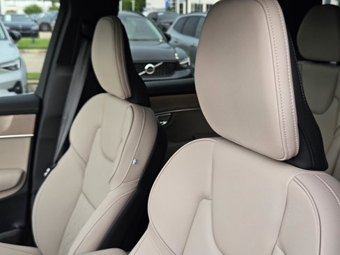 New 2026 Volvo XC90 B5 Core image 23