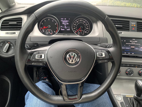 Used 2017 Volkswagen Golf SE image 33
