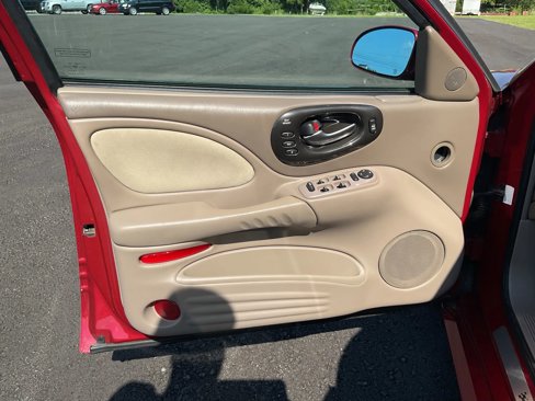 Used 2005 Pontiac Bonneville GXP image 22