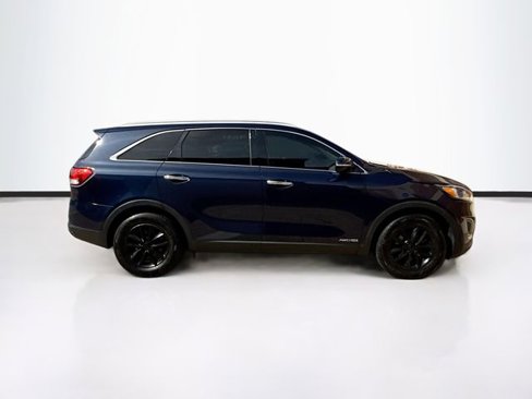 Used 2016 Kia Sorento LX image 5