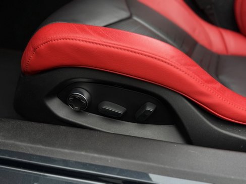 Used 2021 Chevrolet Corvette Stingray Premium Conv w/ Z51 Performance Package image 25