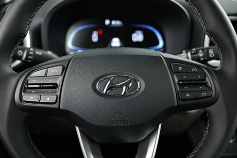New 2025 Hyundai Venue SEL image 12