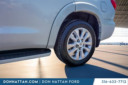 Used 2015 Toyota Sequoia Platinum image 40