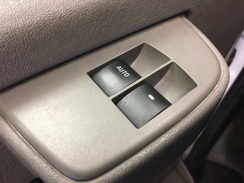 Used 2018 Chevrolet Express 2500 w/ Driver Convenience Package image 26