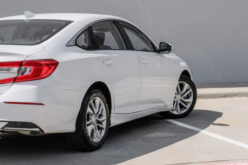 Used 2019 Honda Accord LX image 3