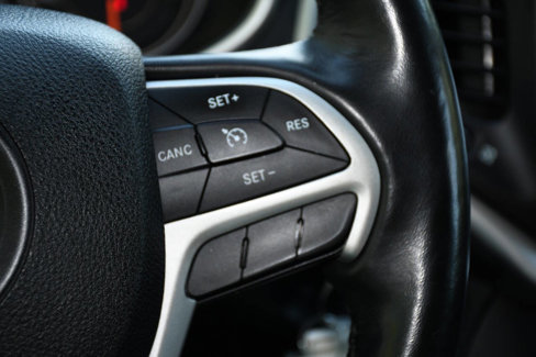 Used 2016 Jeep Cherokee Trailhawk w/ Cold Weather Group image 28
