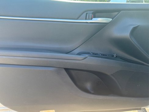 Used 2018 Toyota Camry SE image 28