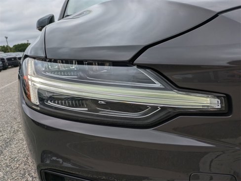 Certified 2024 Volvo S60 B5 Plus image 10