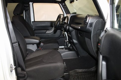 Used 2015 Jeep Wrangler Unlimited Sport image 13