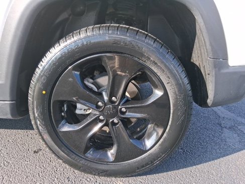 Used 2018 Jeep Compass Altitude image 10