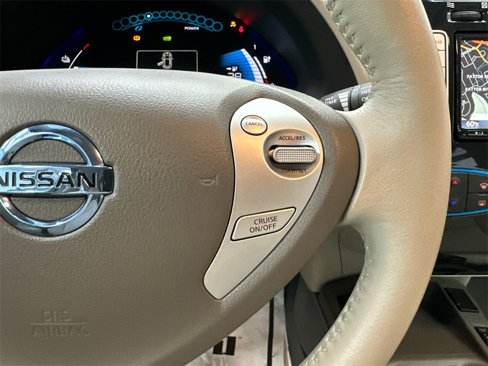 Used 2012 Nissan Leaf SL image 25