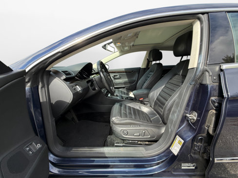 Used 2013 Volkswagen CC Lux image 10
