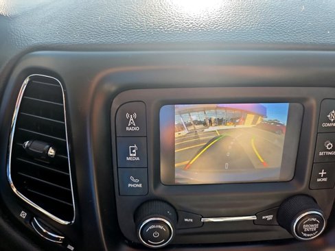 Used 2018 Jeep Compass Latitude w/ Cold Weather Group image 29