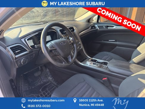 Used 2017 Ford Fusion SE w/ Fusion SE Technology Package image 9