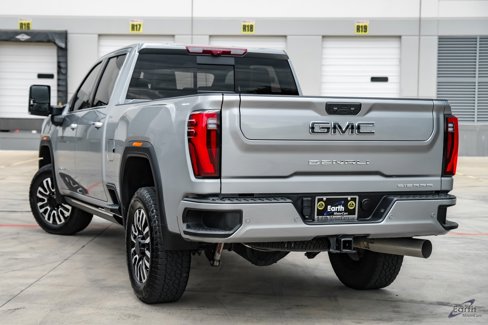 Used 2024 GMC Sierra 2500 Denali Ultimate image 9