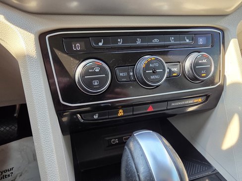 Used 2019 Volkswagen Atlas SEL Premium image 24