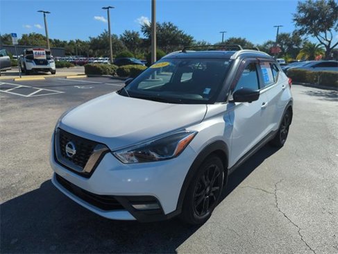 Certified 2020 Nissan Kicks SR w/ Exterior Package image 10