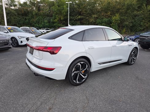 Used 2022 Audi e-tron Premium Plus w/ Premium Plus Package image 18