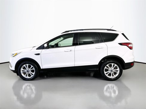 Used 2017 Ford Escape SE w/ Equipment Group 201A image 4