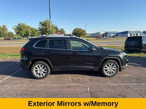 Used 2015 Jeep Cherokee Limited w/ Luxury Group image 8