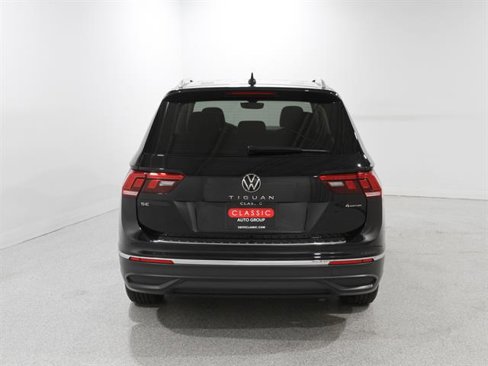 Used 2023 Volkswagen Tiguan SE w/ Panoramic Sunroof Package image 22