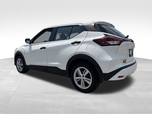 Used 2021 Nissan Kicks S image 3
