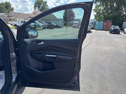 Used 2017 Ford Escape SE w/ Equipment Group 201A image 18